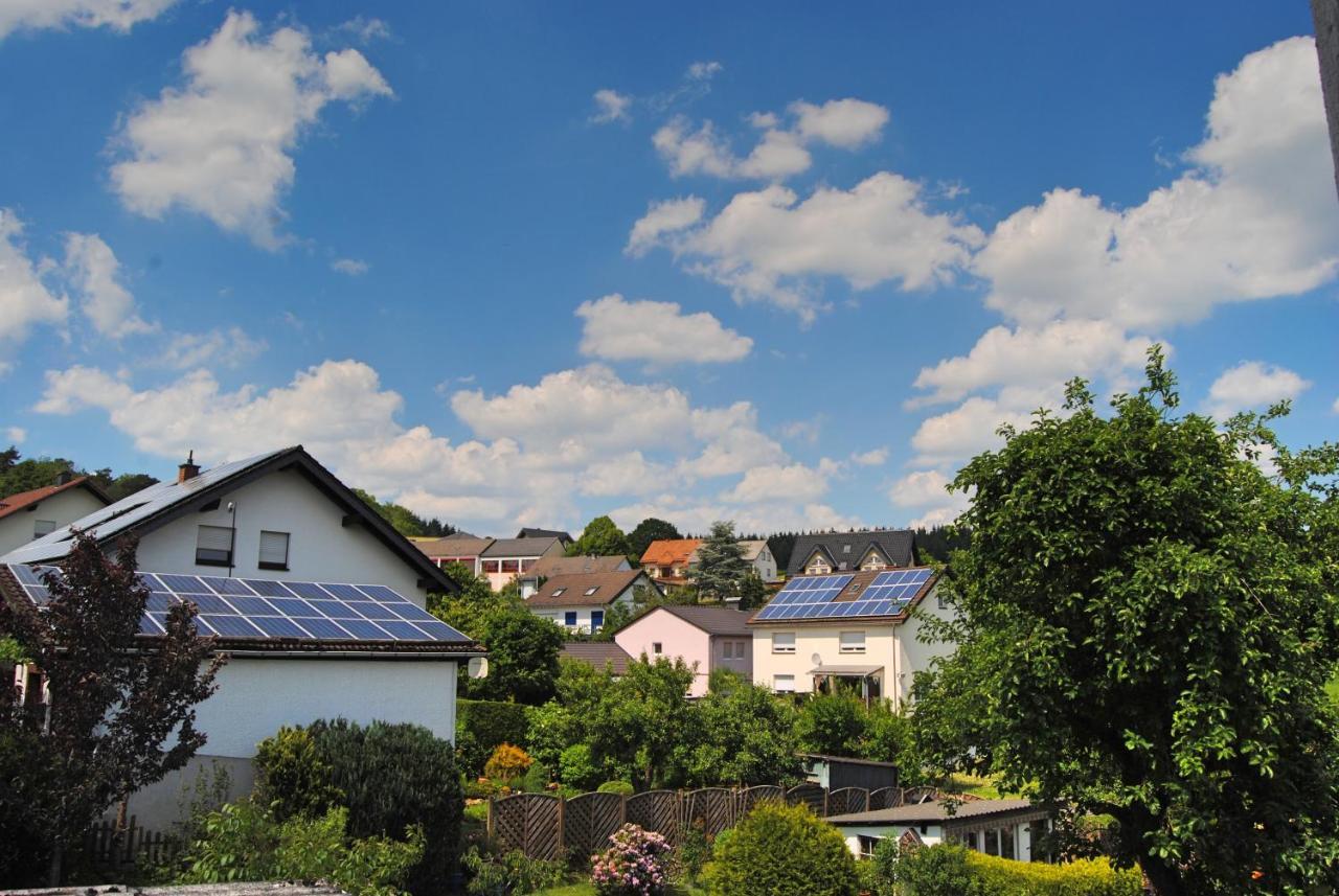 Stilvolles Eifelhaus Am Nuerburgring Mit Eigenem Garten Boos Extérieur photo